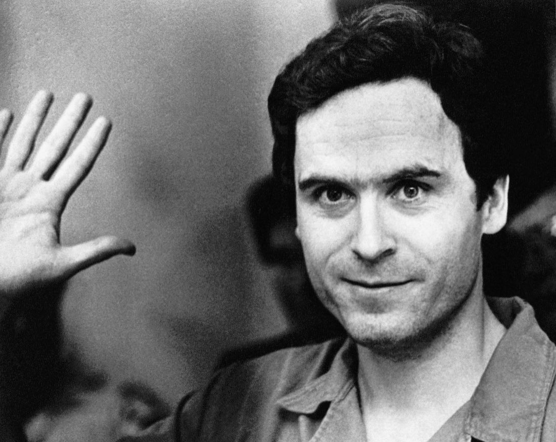 PrimeTimeCrime_'s tweet image. NEW EPISODE 🎧 apple.co/3iP276y What role does ~your own~ genetic testing play in identifying crime suspects? Listen to our 3-part series on #DNA evidence &amp;amp; how it's used in solving even cold case crimes. @DNALabsInt_ #truecrimepodcast #truecrime