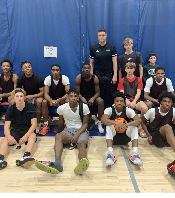 thebartreid's tweet photo. 1st place &amp; 4-0 just a side note.Hours &amp; hours working together sharing a common struggle w/ shared goals.Great ballers even better young men.  @Madisonpeaster1 @camren_hunter @_camharris14 @HCH_03 @billrealdeal16 @onekrob2 @ARHoopScoop @tracysteele2021 @DrewHanlen @juicehill https://t.co/PfUgxqNm18