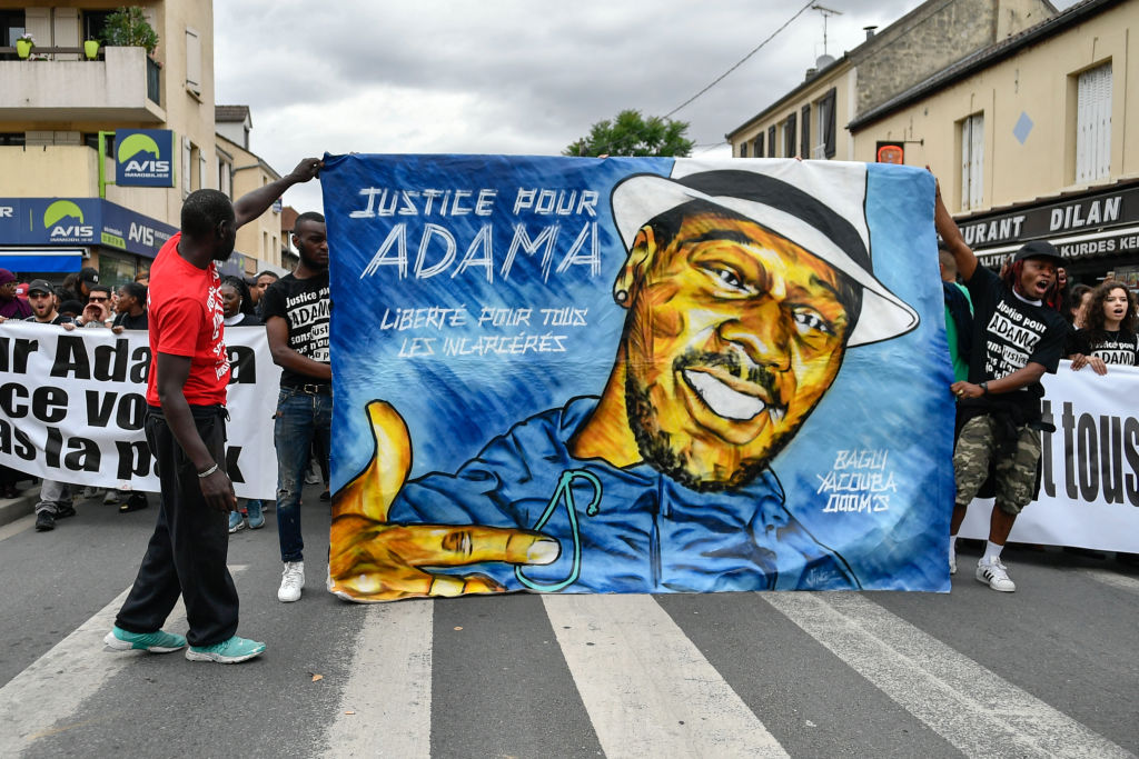 Rachelle_Clark7's tweet photo. It seems that if you are black and not armed, you will be killed!
#demopolitique #Amerikkka #France https://t.co/hxq2H9v181