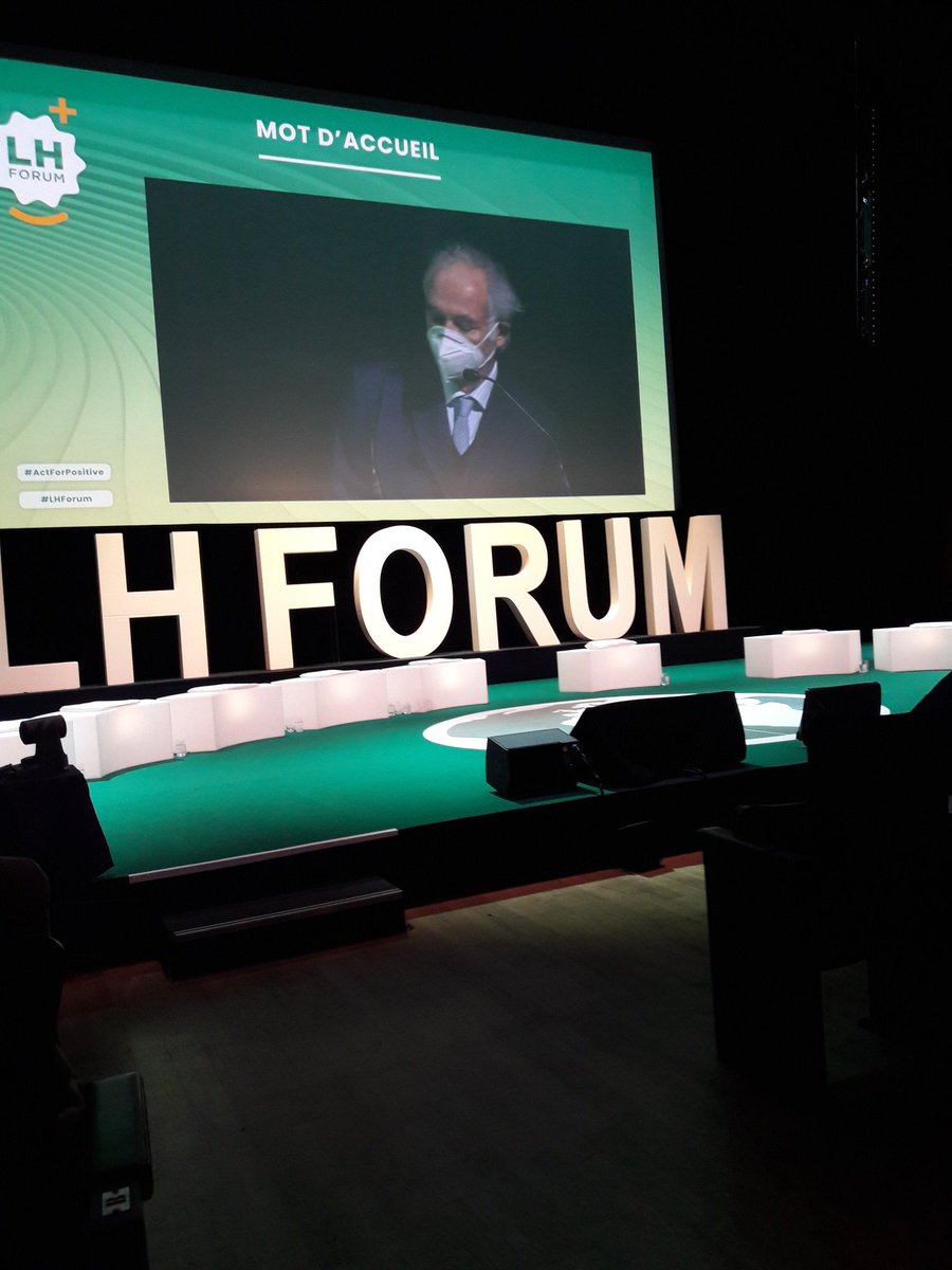 BNaous's tweet photo. "Réinventer le monde", un sujet important et d'actualité! C'est aujourd'hui et demain au #Havre dans le cadre du #LHForum #ActForPositive @LH_LeHavre @PositivePlanet_ @HAvenir21 https://t.co/oM8Dvb4XZB