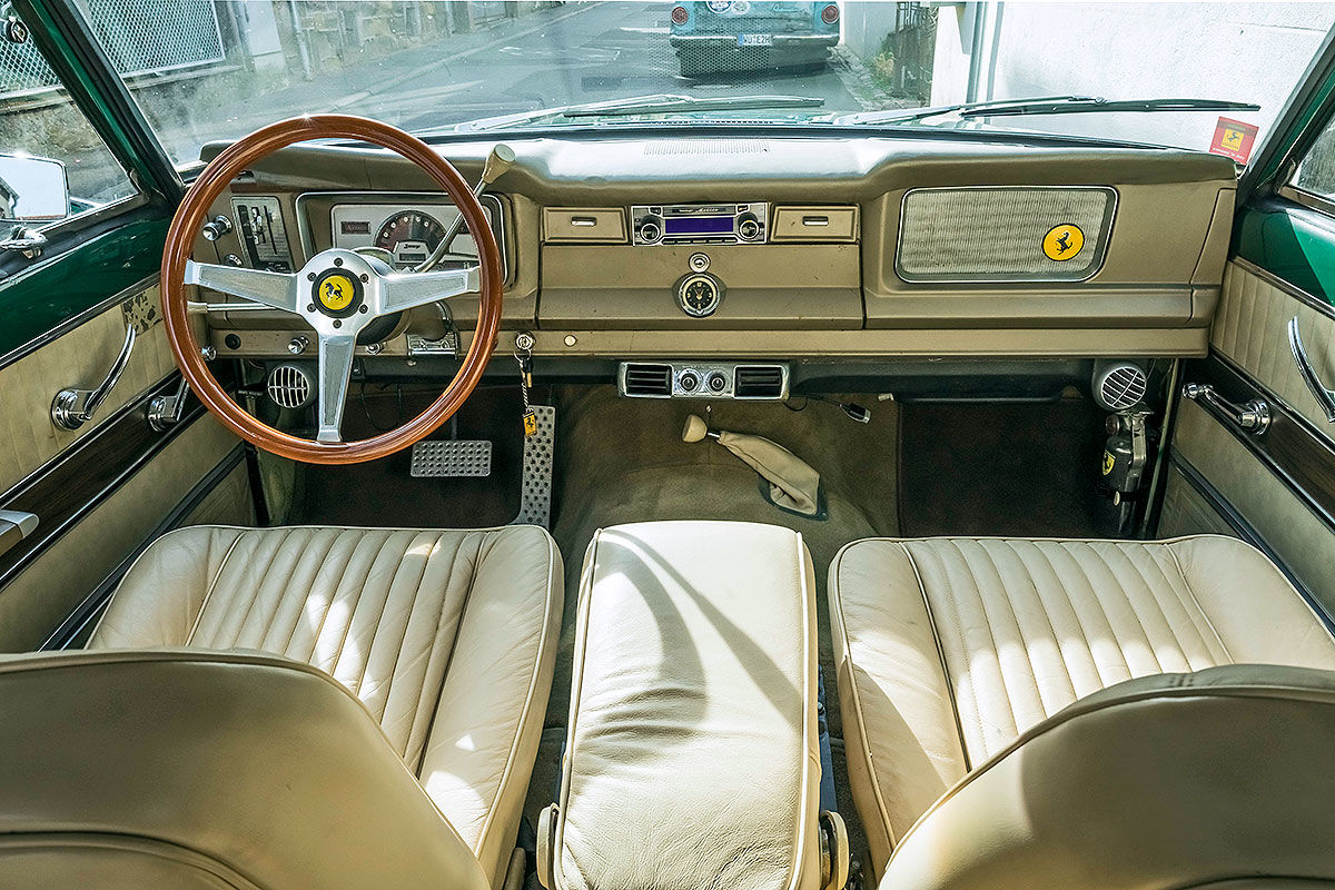 aut0mob's tweet photo. A casino-Mogul William F. "Bill" Harrah needed a luxury off-roader which he could use to climb up to his home in the mountains. Since he couldn`t find anything interesting, he ordered to combine the #Ferrari365GT with the #Jeep #Wagoneer, and the #Jerrari was born
📸Ronald Sassen https://t.co/Tw6NWsZZ3d