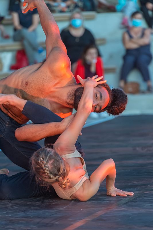 Alfortville_94's tweet photo. L'#imageDuMois【📸❤】| Cette superbe photo prise au mois d'août, lors du spectacle gratuit et en plein air de @MCPietragalla et Julien Derouault ❝ Carte Blanche, Théâtre du Corps #Pietragalla - #Derouault ❞ !
Crédit photo : Sébastien Andreani https://t.co/3Pr22GpNzR
