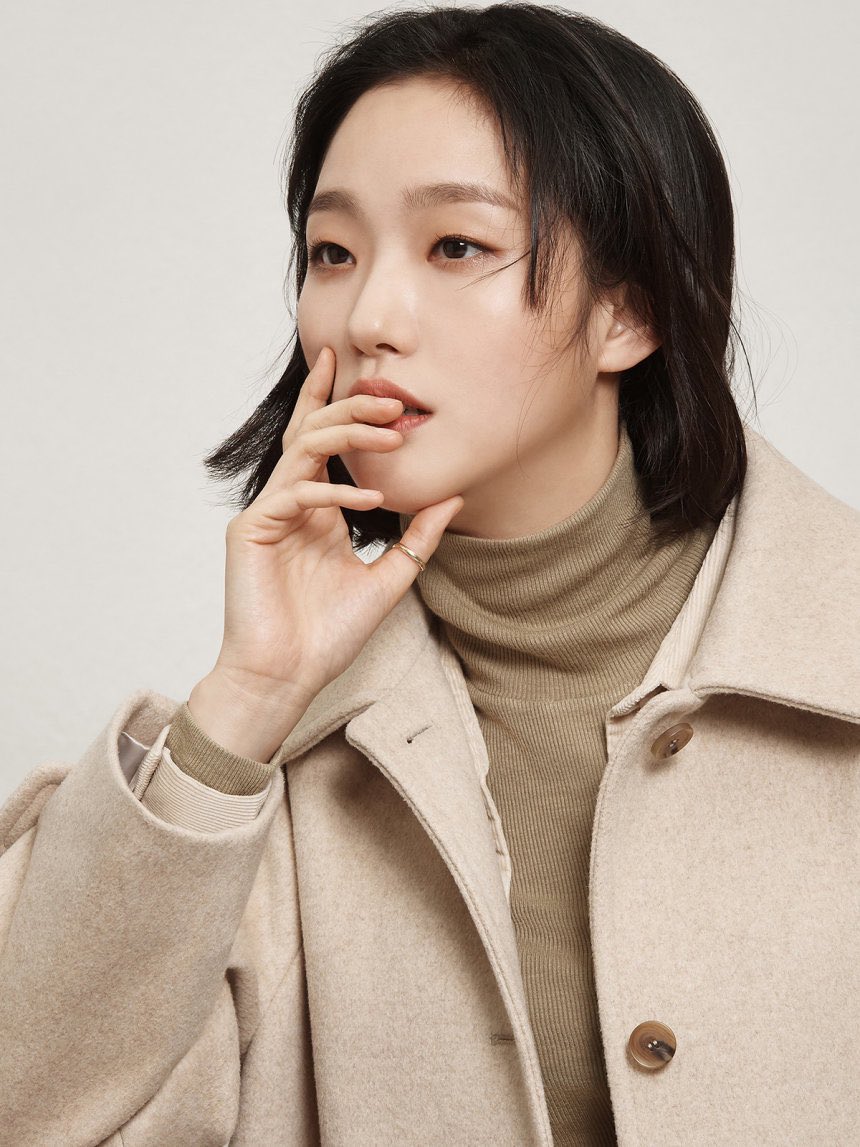 muchlovekiwi's tweet photo. Hot stuffs coming your way, I repeat, hot stuffs😭🔥

#KimGoEun #김고은 https://t.co/UHzztc6luk