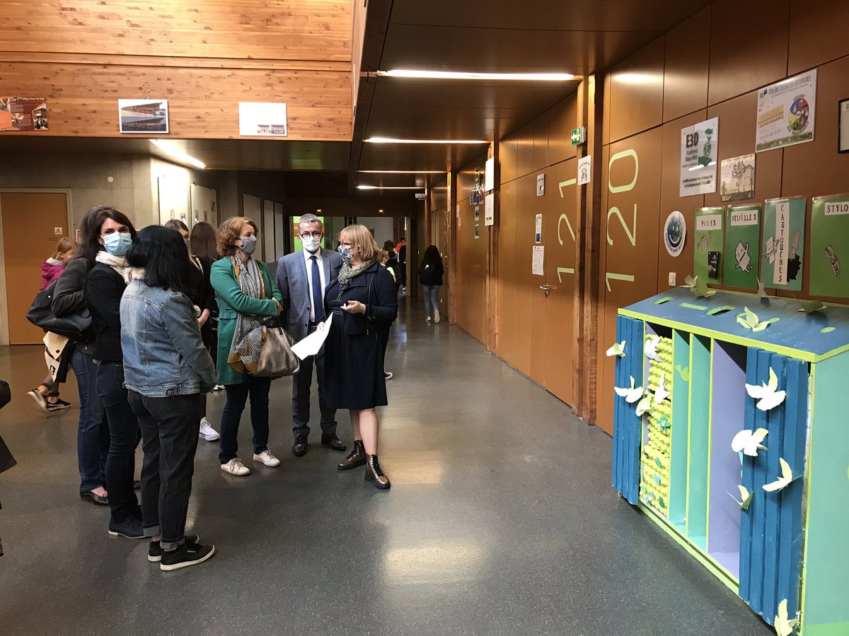 EcoRadio_live's tweet photo. Découverte du recycolo du collège Vincent Van Gogh par la députée @JDetemmerman https://t.co/ILsWPYrzVe