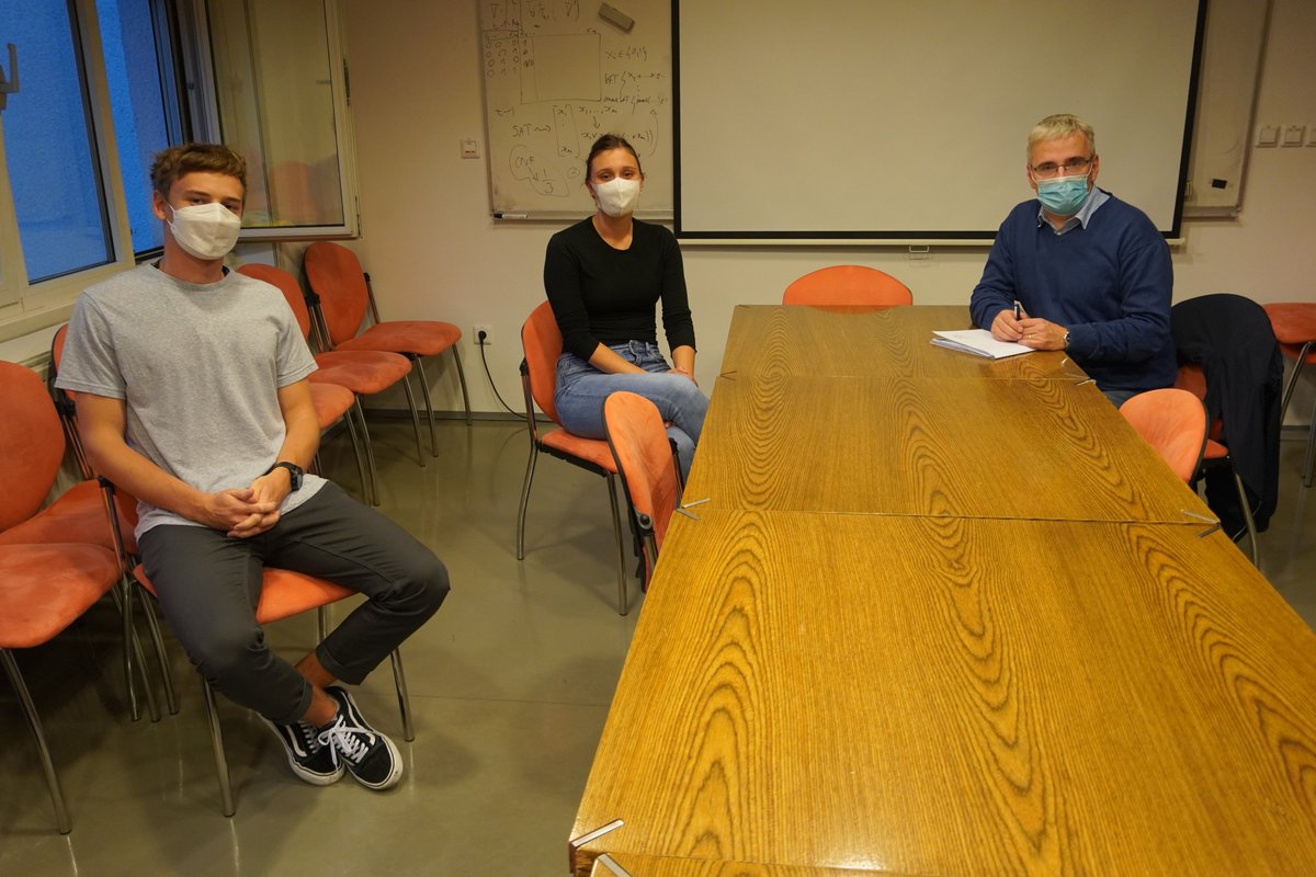 InfoAsef's tweet photo. Na prvem srečanju tutorske skupine za področje biokemije, kemije in biotehnologije se je #ASEFTutor prof. dr. Zdenko Časar (Lek in FFA UL) srečal z letošnjima #ASEFFellow. Obravnavali bodo pitno vodo z različnih vidikov. https://t.co/45egMD6P04