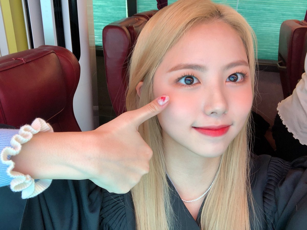 RBW_PURPLEKISS's tweet photo. [#이레]
고등학교보다 대학을 먼저
졸업한 신기한 경험!!✨ https://t.co/Mvm1c5kCgQ