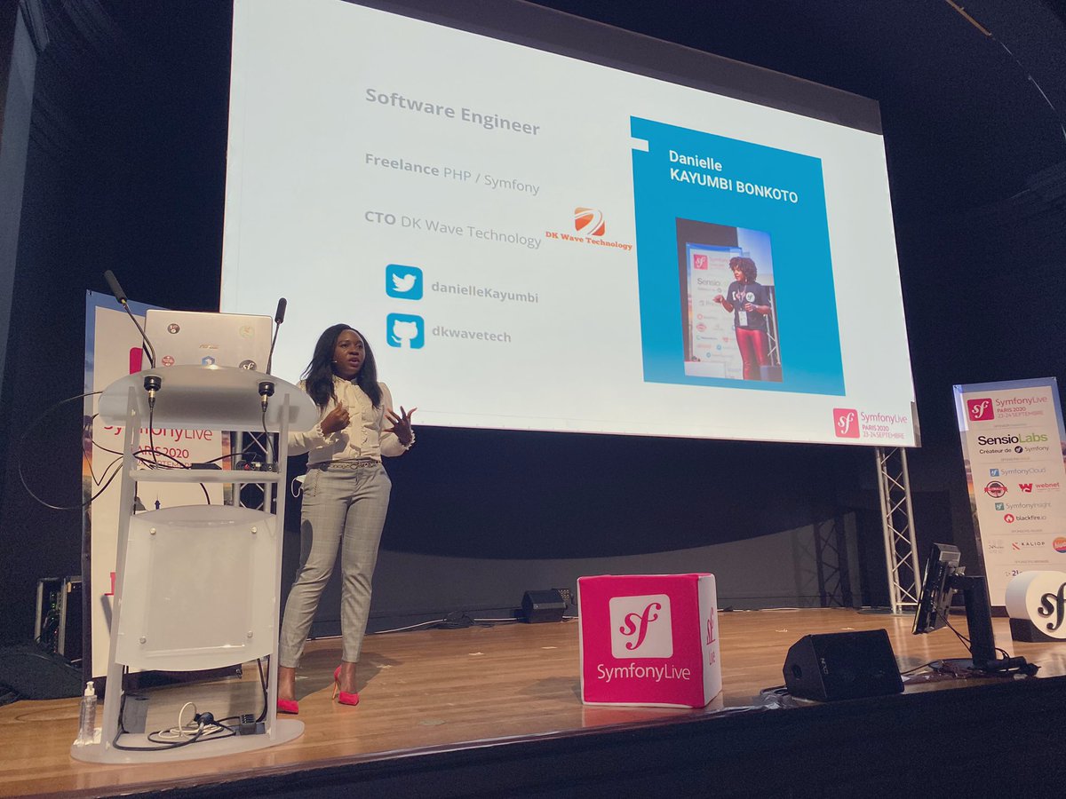 Maintenant sur scène au #Symfony_Live Paris 2020 <a href="/danielleKayumbi/">danielle Kayumbi Hodieb</a> qui parle de « API: Spécifications, sécurité et monitoring »