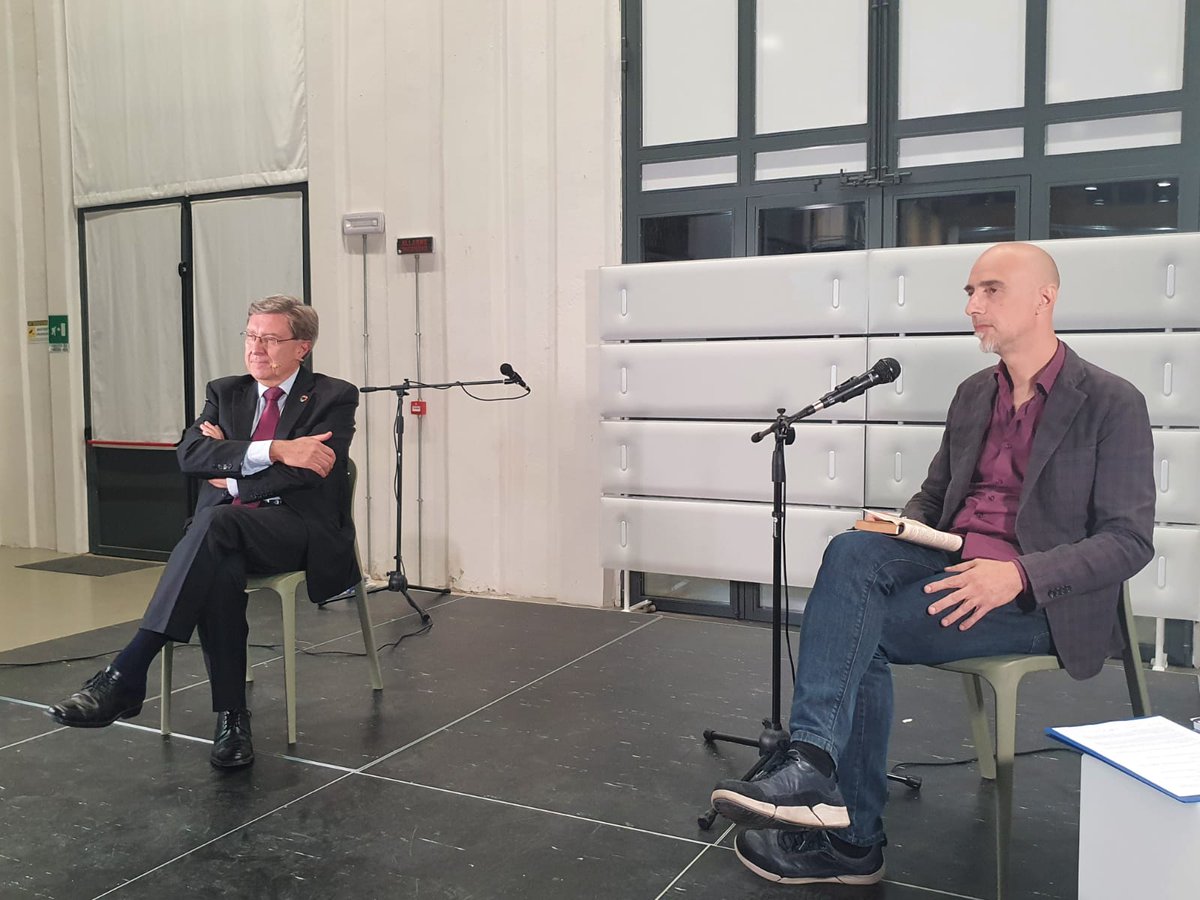 BPER_Banca's tweet photo. "#Sostenibilità. È #oradiagire" è il messaggio lanciato dal "Forum sostenibilità e #innovazione 2020" che si è tenuto ieri a #Modena alla presenza del portavoce di ASvIS #EnricoGiovannini e il Vdg #BPERBanca #EugenioGaravini. 
#FestivalSviluppoSostenibile 🌱 https://t.co/A7YlXxRPoa