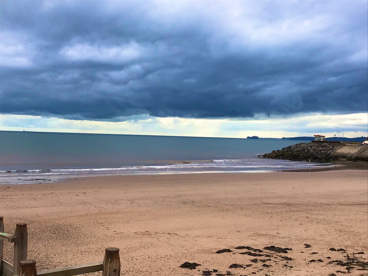 ChrissyMorris21's tweet photo. Still getting my steps in on a grey day @StepsAvid #Avidsteps https://t.co/p1urXkLNlJ