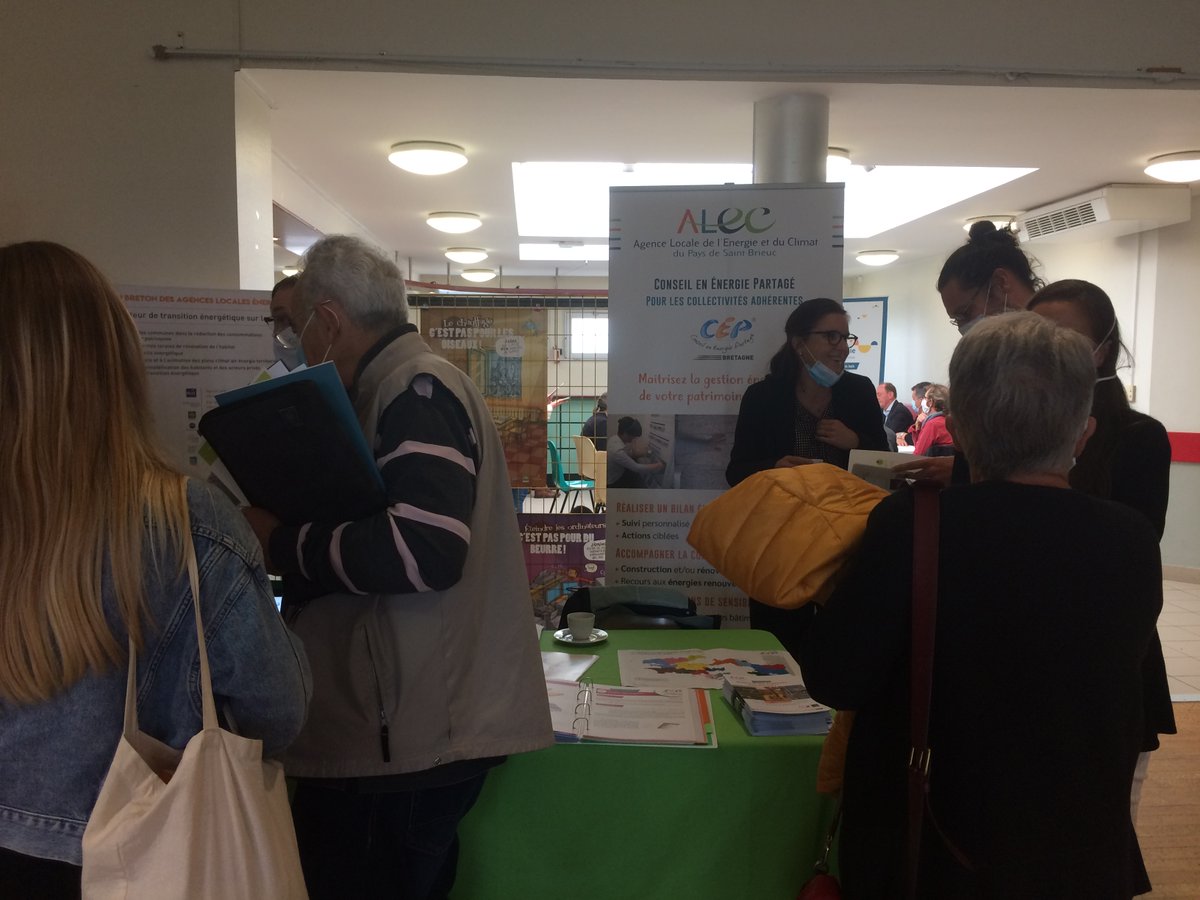 energence_brest's tweet photo. Les ALEC sont présentes au Mené où ont lieux les rencontres @ReseauTEPOS ! Les ALEC, outils au service des territoires pour la mise en œuvre et le suivi local de la #transition énergétique!
#TEPOS2020 https://t.co/KNMnDUr1dL