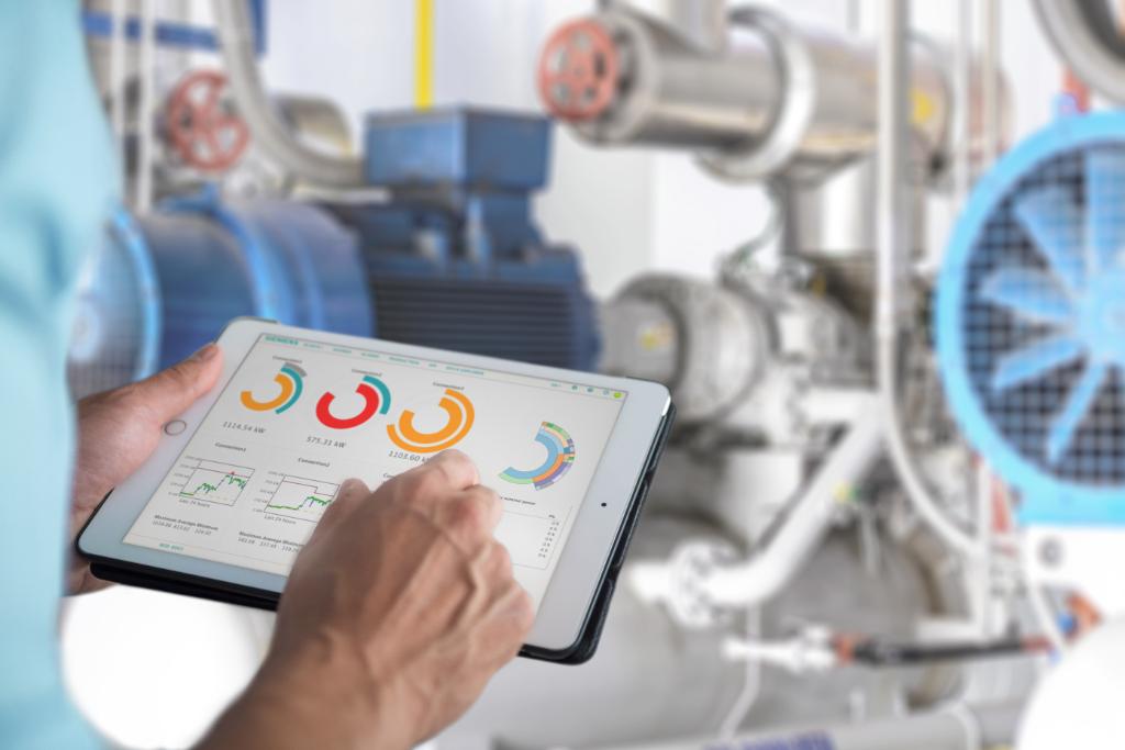 SiemensDE's tweet photo. Bis zu 25% Energiekosten von Kompressoren sparen? Mit minimalem Aufwand und ohne in den Produktionsprozess einzugreifen? 🏭 Wie das funktioniert erklärt unser Webinar zur #EnergieEffizienz Analyse am 30.9.2020. Anmeldung unter ▶️ https://t.co/NyAbTEmpWy #EEA https://t.co/5V4YgUb0BJ