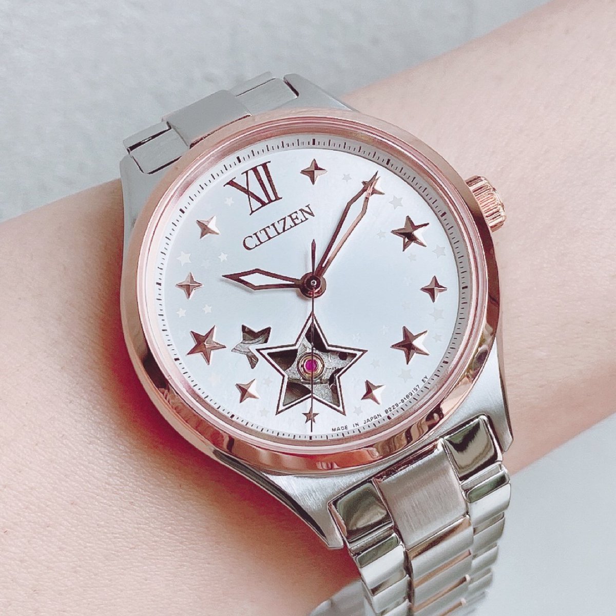 ミラクルC様美品❣Ex H058 文字盤白 文字・針ブルー チタン デート