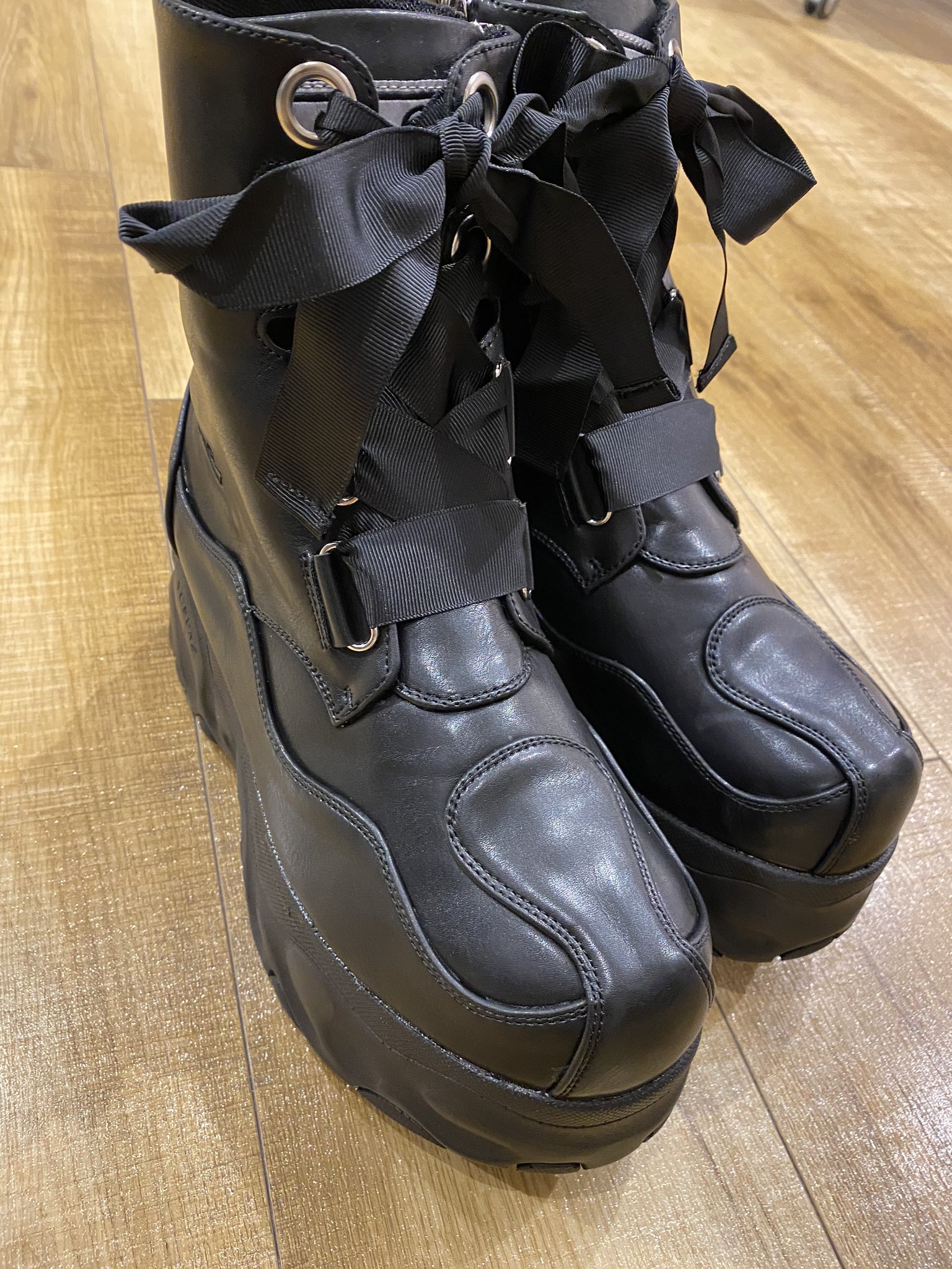 Twitter पर Tyche Maria 福岡 Heaven Fukuoka Yousuke 地雷系 黒 リボン 厚底 スニーカー タイプのスニーカーでめちゃくちゃ履きやすい Listen Flavorとのコーデは 尚 可愛い Tychemaria福岡 Yousuke 地雷系 地雷系