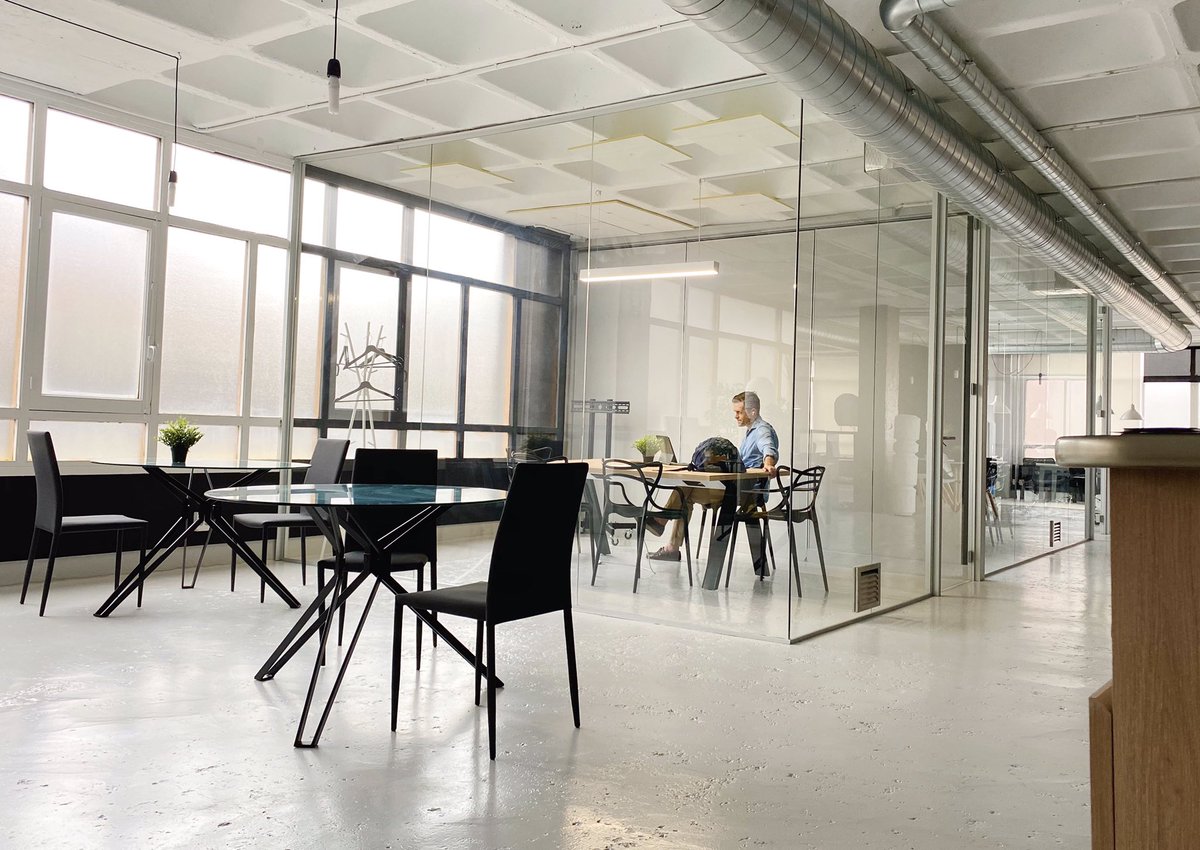 biworking's tweet photo. Una de las #claves para mejorar el #rendimiento en el trabajo es que seas capaz de no despistarte de lo que estás haciendo. ¡Adiós distracciones! 🚀
#coworking #cowork #productividad #teletrabajo #jueves #biworking https://t.co/YEcdDvC1Ej
