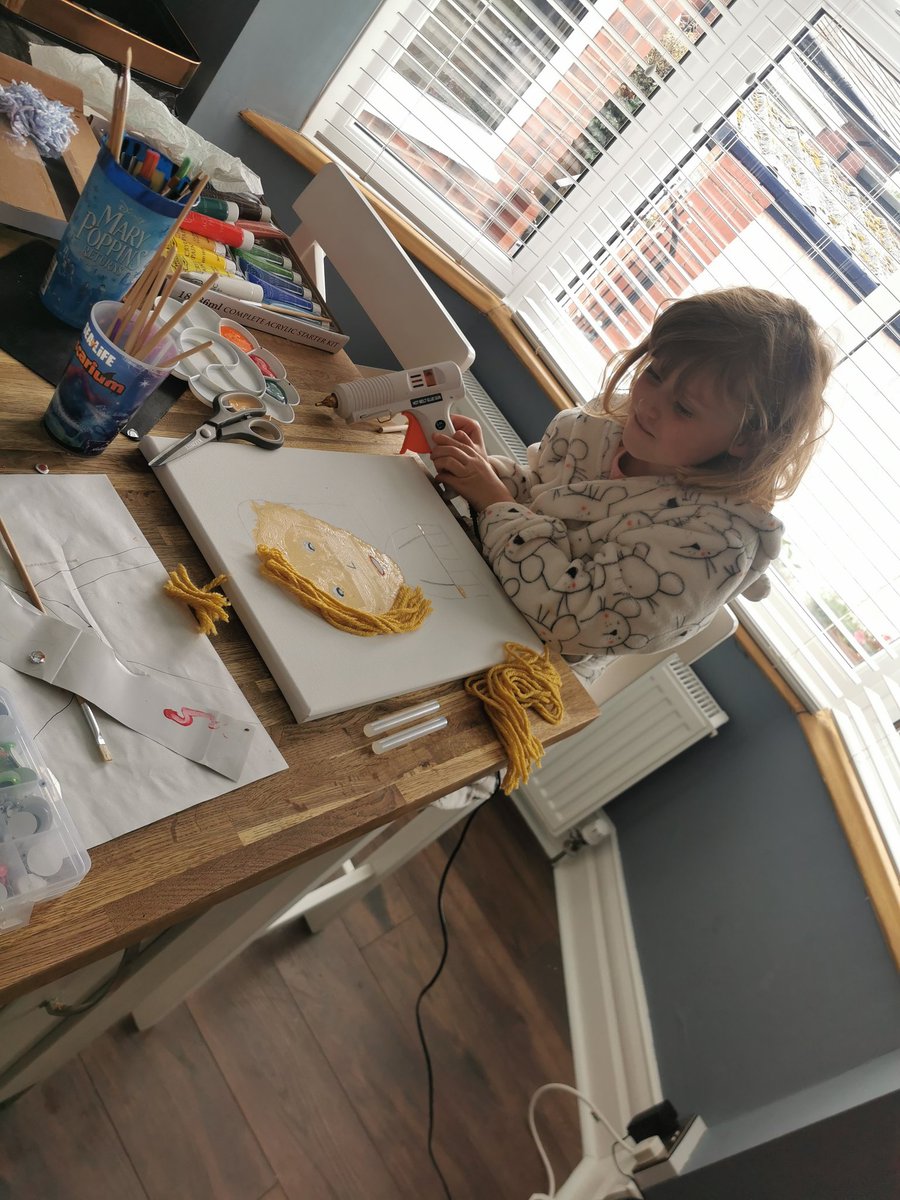 nadine206206's tweet photo. @St_Benets Grace getting stuck into her art project, ahead of this afternoons year 4 zoom meeting 😍 #InnerSelf #OuterSelf https://t.co/fwH8T14J92