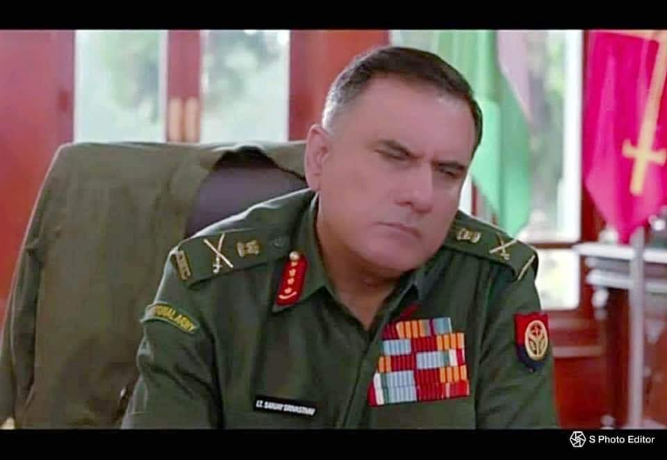This is what is the level of knowledge of Directors of Bollywood when they make movies of Armed Forces.Presenting the new Avataar of Bollywood.  @bomanirani portraying as don't know what.1)His Collar Tabs show that he is Chief of Army Staff.