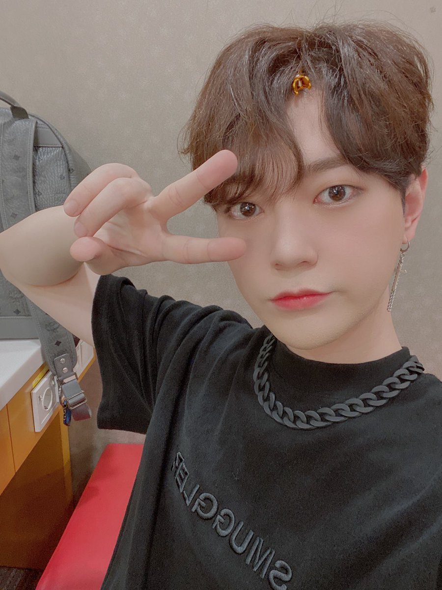 UP10TION's tweet photo. 곧 엠카시작!!!😍😍 #비토 #bitto https://t.co/MsBwZLIVIQ