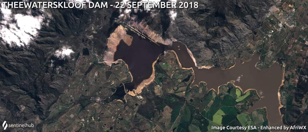 afriwx's tweet photo. A look at Theewaterskloof over the years.

Source : ESA https://t.co/aqGXKyYCtv