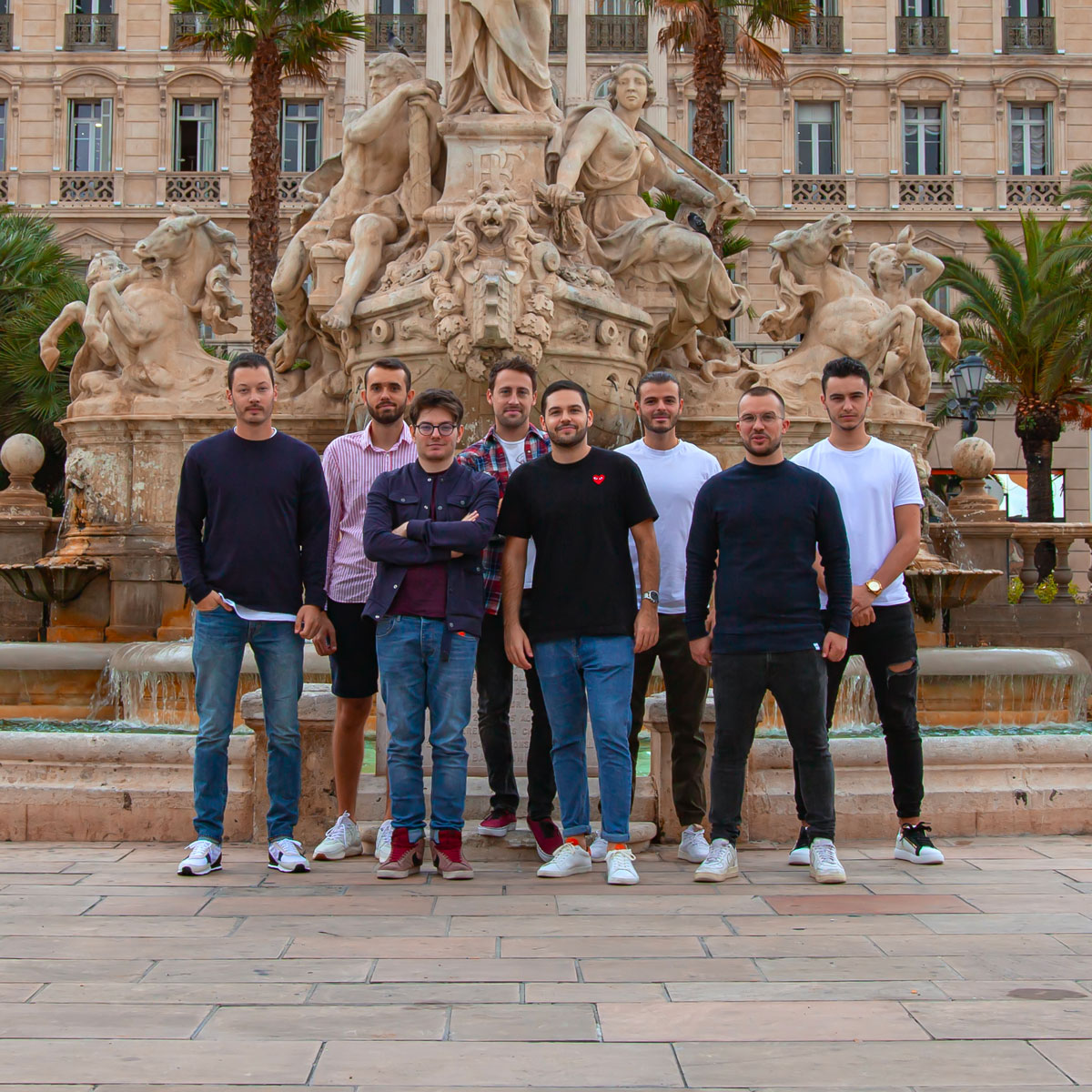 agence_teaps's tweet image. LA MAMA STUDIO x TEAPS 🤜🤛
Nous faisons désormais équipe avec La Mama Studio, agence de production de films publicitaires ⭐️
Et en plus de cela, on partage les mêmes bureaux ! Retrouvez nous en plein coeur de Toulon, au 71 Place de la Liberté ⛲️
#team #collab #video #web #agency