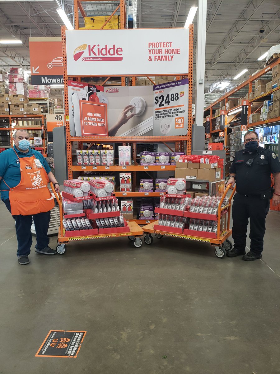 108 Smoke detectors donated to <a href="/Charleston_Fire/">Charleston Fire Dept</a> to distribute throughout the community! Awesome program for the local residents. Thanks <a href="/HomeDepotFound/">The Home Depot Foundation</a> for making it possible.
@TammyColemanTHD <a href="/THDNeagle/">Mike Neagle</a> <a href="/cjranew/">Chris Ranew</a> <a href="/JenniferReidHD/">Jennifer Reid</a> #teamdepot
