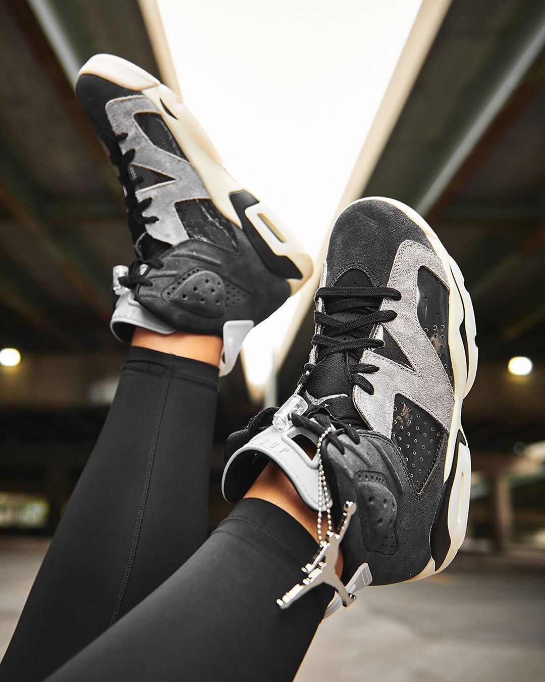 J23 iPhone App on X: Women's Jordan 6 Retro Tech Chrome on JD Sports  Direct link -u0026gt; https://t.co/Mp9bBfSaC8 *open now and REFRESH at 10am ET  / 7am PT https://t.co/CJLgn6jXEv / X