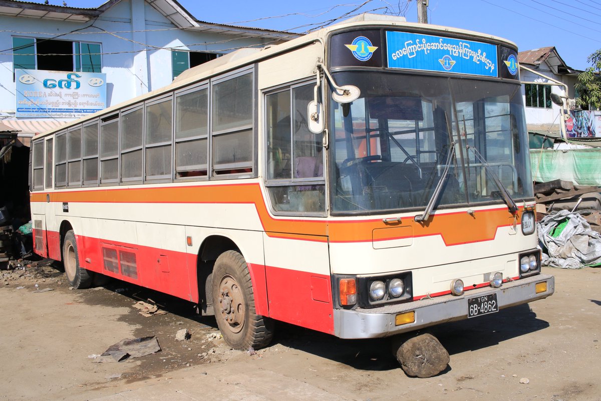 茶 日本の路線バスの中古車は中距離や行商系に使用されている感じでした 茶 日本の路線バスの中古車は中距離や行商系に使用されている感じでした