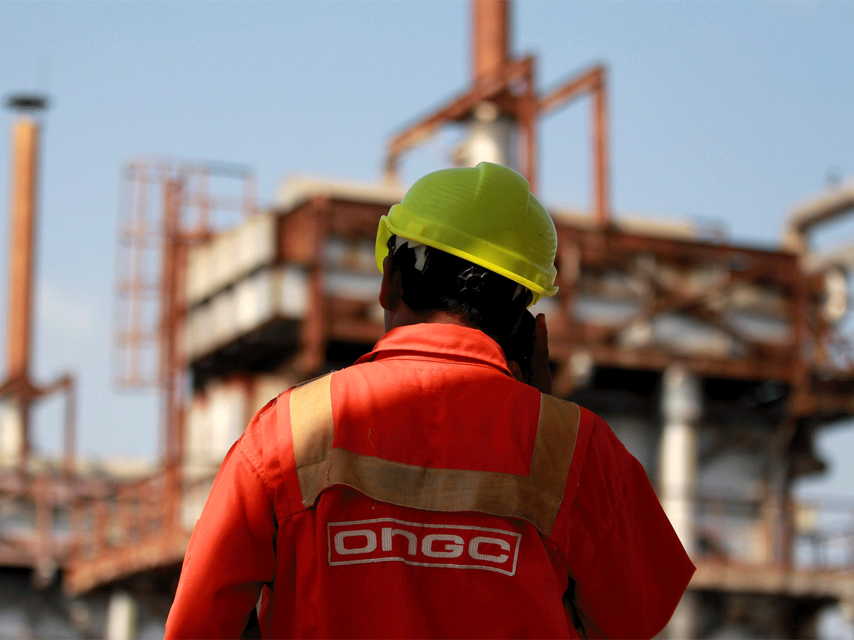ETNOWlive's tweet photo. .@ONGC_ to soon resume operations in #Hazira plant after fire, cause of the incident is being investigated (From Agencies)

#ongcfire #ONGC https://t.co/Pacp2XCtDY
