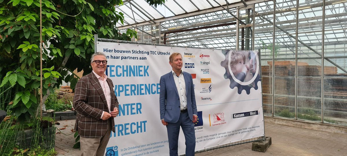 Wethouder <a href="/kdiepeveen/">Kees Diepeveen</a> onthulde vandaag het bouwbord samen met voorzitter Albert Hutschemaekers van Stichting TEC Utrecht. De Ontdekhal in #Overvecht wordt een plek waar jeugd en jongeren worden geïnspireerd om te bouwen aan de toekomst! #samenvoorovervecht