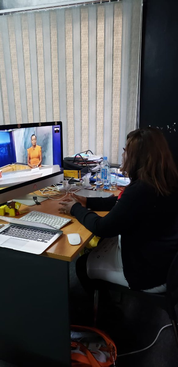 dx5ve's tweet image. Our CEO @laurachite is a Master Multitasker. Here she is &apos;live-squared&apos; - on set with @MetropolTVKE and live on set with #CIOEAInsTech!