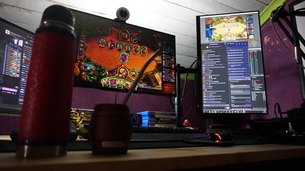 irondrolex's tweet photo. Partiendo la mañana con la mejor musica y obviamente hearthstone a rockandrolear 🎸
⬇️Apoya el canal aqui ⬇️
https://t.co/cGn0dtNIpE —————————————
#hearthstone_blizzard #hearthstone_decks #stream #twitch #twitchstream #irondrolex  #ashesofoutland #pcgamer #twitchtv #twitchstream https://t.co/cqhoK2yAJO