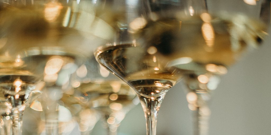 eatpier48's tweet photo. Come in for ½ price bottles of your favorite wine to pair with your entree!

https://t.co/NErImFDUn2

#wine #drinks #winespecials #specials #restaurant #indyfood #iloveindy #shareindy #eat317 #indyfoodie #indygrammers #circlecity #eathereindy https://t.co/QCblpiWo00
