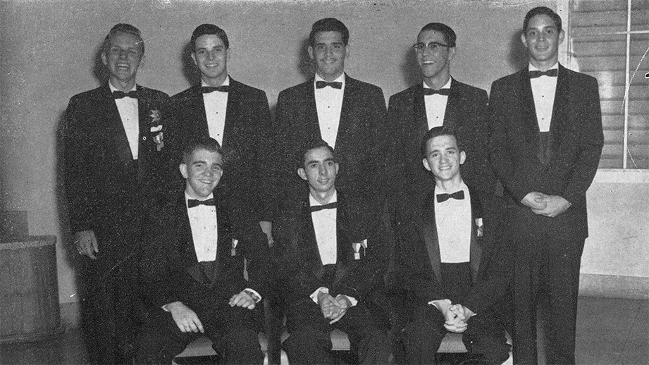 ColSanIgnacioPR's tweet photo. #CSIBackInTheDay #CSIAntiguosAlumnos Clase 1957 del #ColegioSanIgnacioPR | Estamos seguros que conocen a algunos de ellos. https://t.co/fjhCNNPiKg