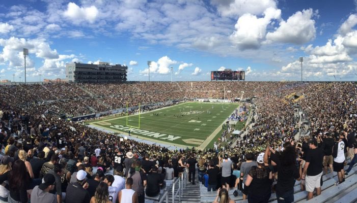 drewf10's tweet photo. @tCFBCountry @GamedayVodka @UCF_Football  On campus tailgating and unbelievable atmosphere before and during the game #TheBounceHouse #MemoryMall https://t.co/qY9dwSKINb