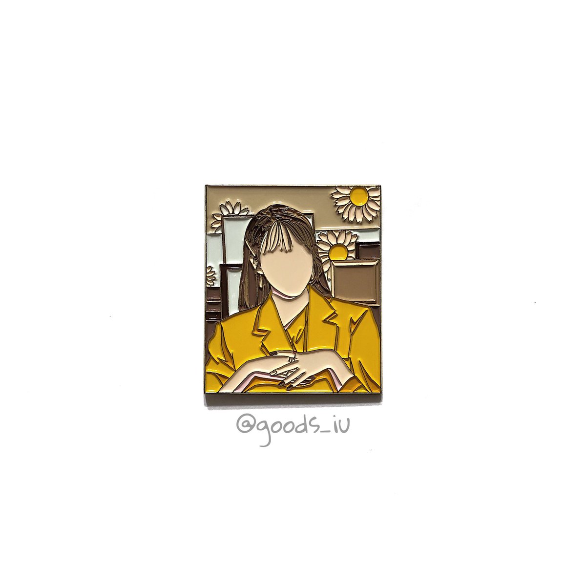 goods_iu's tweet photo. @otter_iu 

🧞‍♂️30,500원🧞‍♂️

아이유 컬러시리즈 뱃지 https://t.co/wL8pZmLMPT