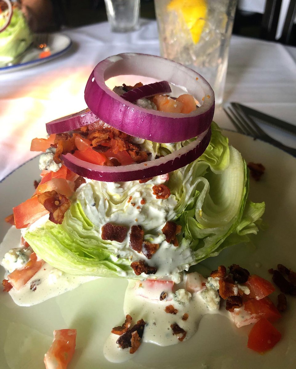 TheWoodlandsCVB's tweet photo. Only one week left in @HouRestaurantWk! Landry's Seafood House in The Woodlands offers both lunch and dinner options. View dining options: https://t.co/90zkBh4qKL
#HRW2020 #SoWoodlands @LandrysSeafood @LandrysInc https://t.co/6rPKo5GGq7