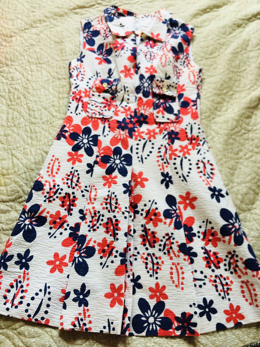 thephoenixzw's tweet photo. Ladies I am selling preloved dresses in Harare CBD $5 each.Washed and ironed . Formal dresses available too 😇 https://t.co/IYacNjuZs1