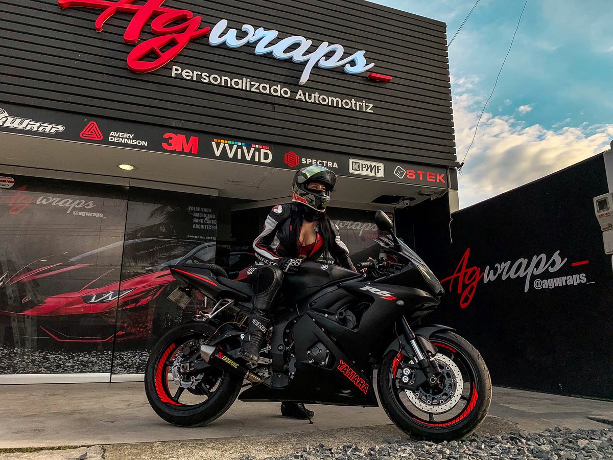 Deja de estar ahí donde no eres feliz; ve y lucha por todo eso que quieres!
🙌💪🏻🔥
.
.
@agwraps_ Me tiene viviendo un sueño!🙌
#yamaha #r6 #colombia #medellin #tatto #ink #tatuajes #tato #icon #yamahar6 #bikegirl #ridegirls #biker #rider #andyreyy #andymotos #ontwowheels