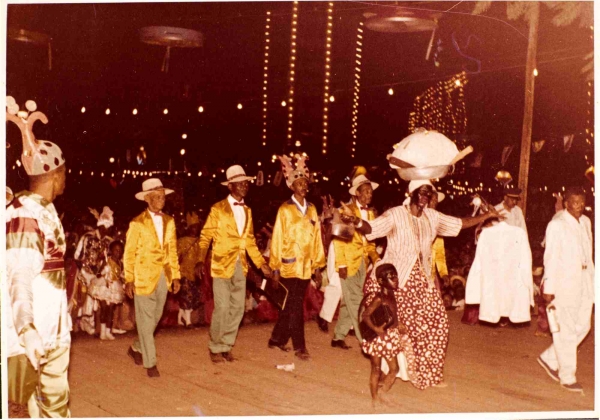 Lá nasceu uma tradicional agremiação do carnaval: a Troça Carnavalesca Mista Lavadeiras de Areias, criada em 1940 por Amara dos Santos, Aide de Albuquerque, Severina de França, Eunice Machado, Jovelina de Anunciação e Lindalva Dantas. Uma ancestralidade que está sendo esquecida +