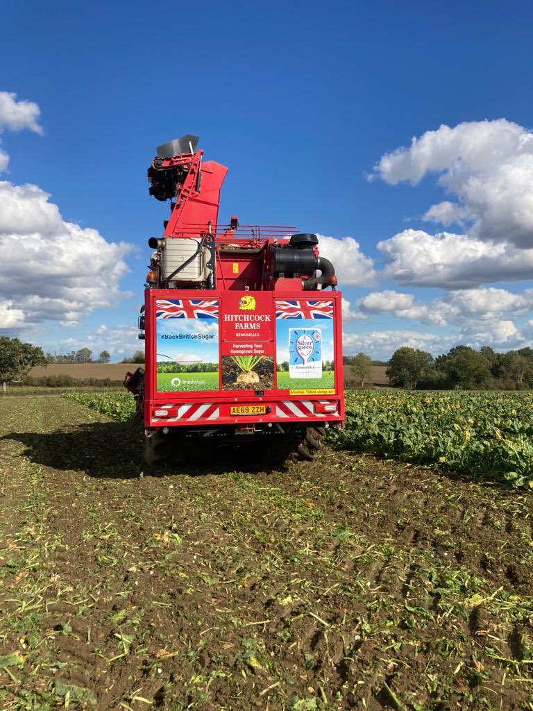 And the Bury lifting campaign is underway! Let’s keep Britain sweet the home grown way! #backbritishbeet #beet20 #sustainablesugar @AgrifacUKLtd <a href="/BritishSugar/">British Sugar</a>