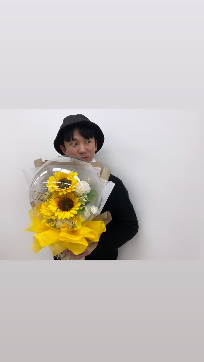 SeoYeaJiPH's tweet photo. 09242020
@kkddong IG story
He got it! Such a cutie. 🥺🌻
#서예지 #徐睿知 #SeoYeJi #SeoYeaJi #SeoYeaJiPH #SeoYeaJiPhilippines #GoldMedalist #JaeSoo #PsychoButItsOkay #ItsOkayToNotBeOkay #HunusEntertainment https://t.co/5e9U3pxrgv
