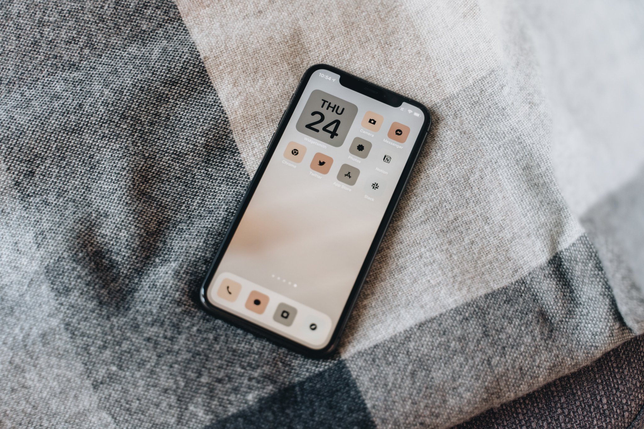 Oliur on Twitter: “Updated with more colors and wallpapers.…