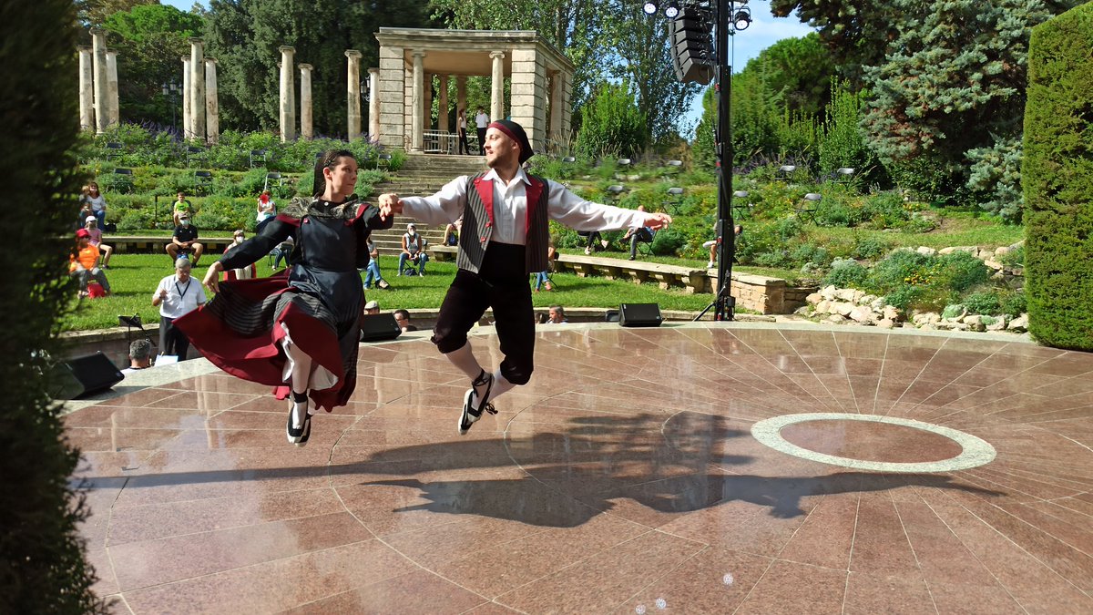 #Mercè2020 al Palauet Albéniz amb #EsbartJoventutNostra <a href="/Cobla_Sabadell/">INACTIU Cobla Sabadell</a> i <a href="/joanflabiol/">joan gomez</a> #somcultura #CulturaSegura <a href="/Cultupopularbcn/">Cultura Popular Barcelona</a>