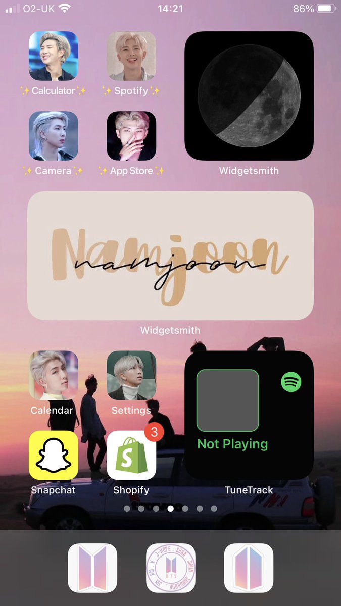 seoul_forevr's tweet photo. Thanks for the love on my last Home Screen. Now for the glow up! Last 3 screens in the comments 💜 #apple #ios14homescreen #bts #ios14 #btsarmy #btshomescreen #iphone https://t.co/LhfhqPhHkh