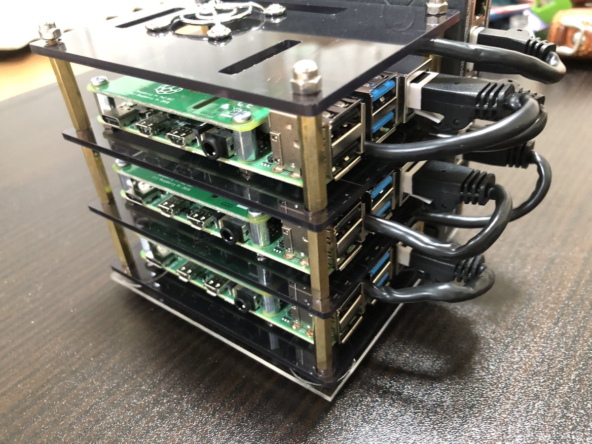 vi_newworld's tweet image. かわいすぎる自宅ラズパイクラスターを作りました。#catechchallenge