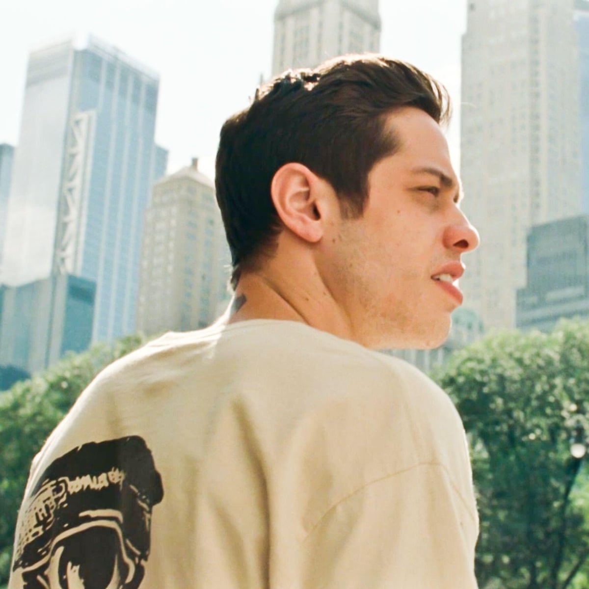 Merci à ceux et celles qui m'ont incité à découvrir #thekingofstatenisland, très beau film de #juddapatow. Il y a quelque d'émouvant de voir dans ce film comme un frère à #comptetesblessures.