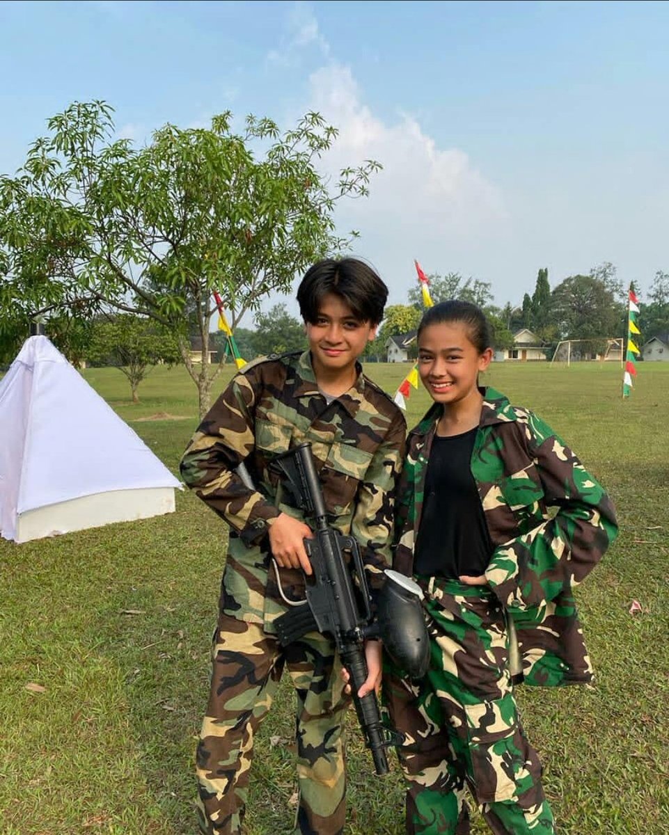 antoniaklain's tweet photo. Siap siap bertempur kita
 wkwk😂 https://t.co/wVm3Lp7adg