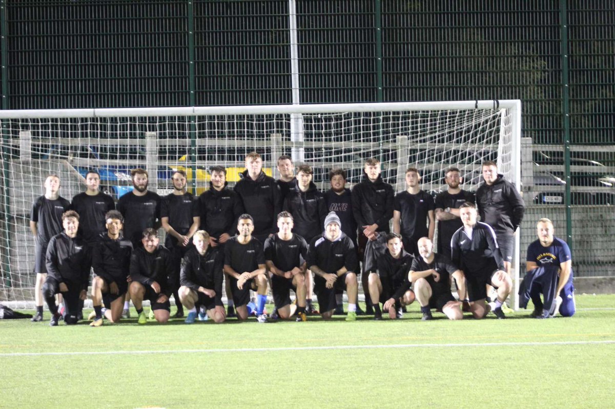 BellandBailsFC's tweet photo. Fantastic session with our sponsor @nogymrequiredPT last night ⬛️⬜️🔔 #UpTheBails https://t.co/9r7vMivYQX