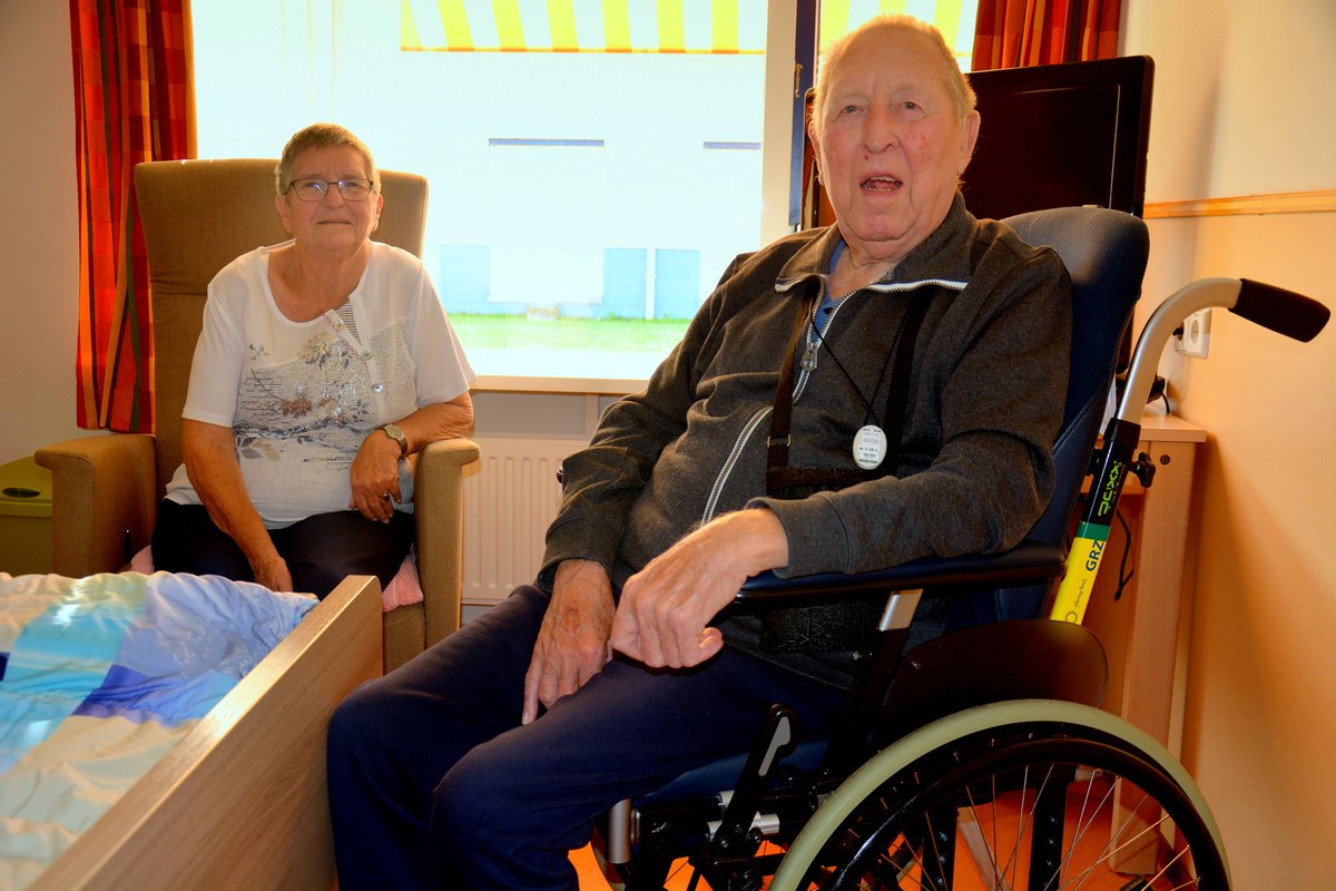 Een val en de inspanning van Monique Lachniet, specialist ouderengeneeskunde van De Schakel, brachten het leven van de 89-jarige Johannes Drenth in een stroomversnelling. De diagnose Lewy Body Dementie kwam aan het licht. Lees hier zijn verhaal: zorggroep-onl.nl/tien-stappen-e…