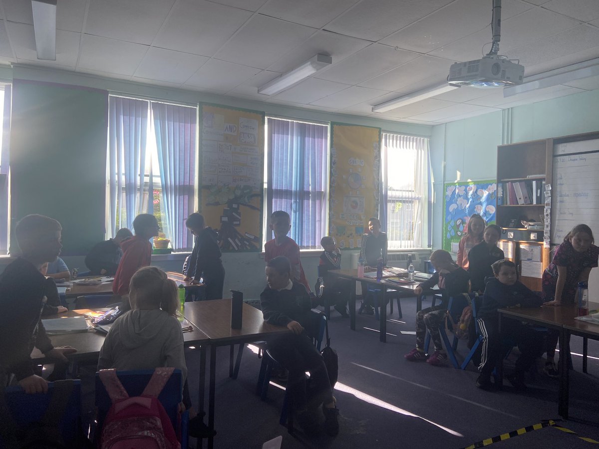 whitdale_ps's tweet photo. P5D are currently impressing both Aimee and I with their talking and listening skills #AimeeMcGoldrick #talkingandlisteningskills #teachingchildrentolisten #sittingstill #listening https://t.co/2YL0tQy1lT