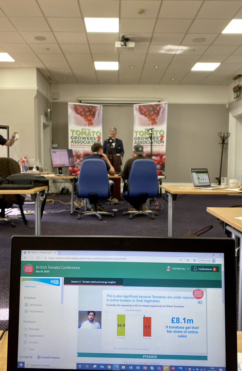 NatKey3's tweet photo. A view from behind the scenes! #TGA2020 @Britishtomatoes @AHDB_Hort https://t.co/YLPI5CWHZX